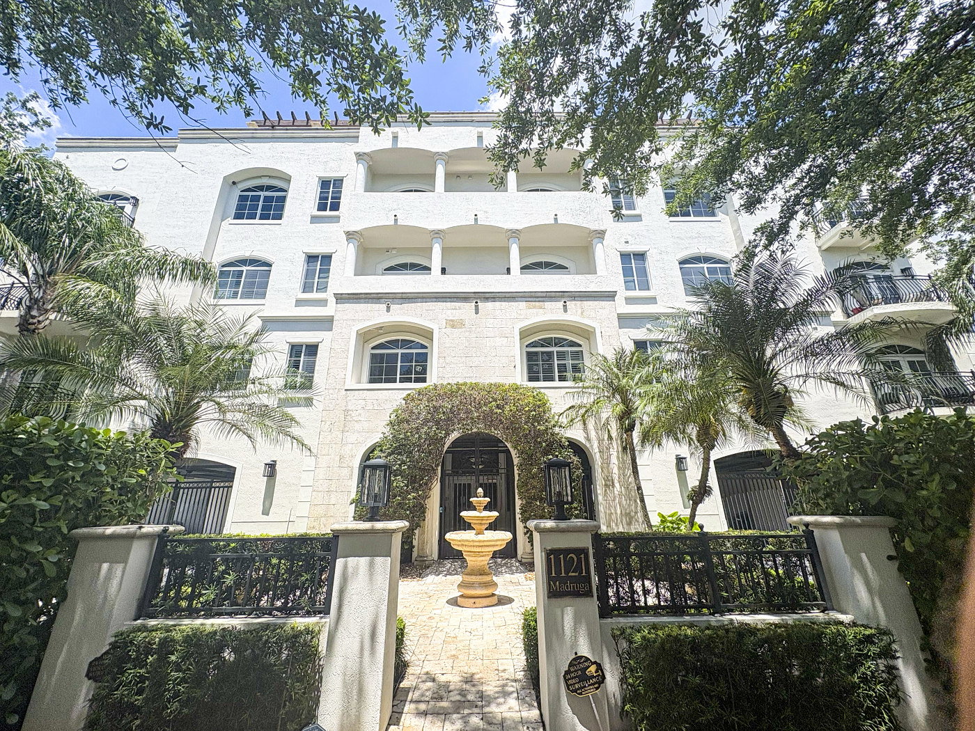 1121 Madruga Ave Condo